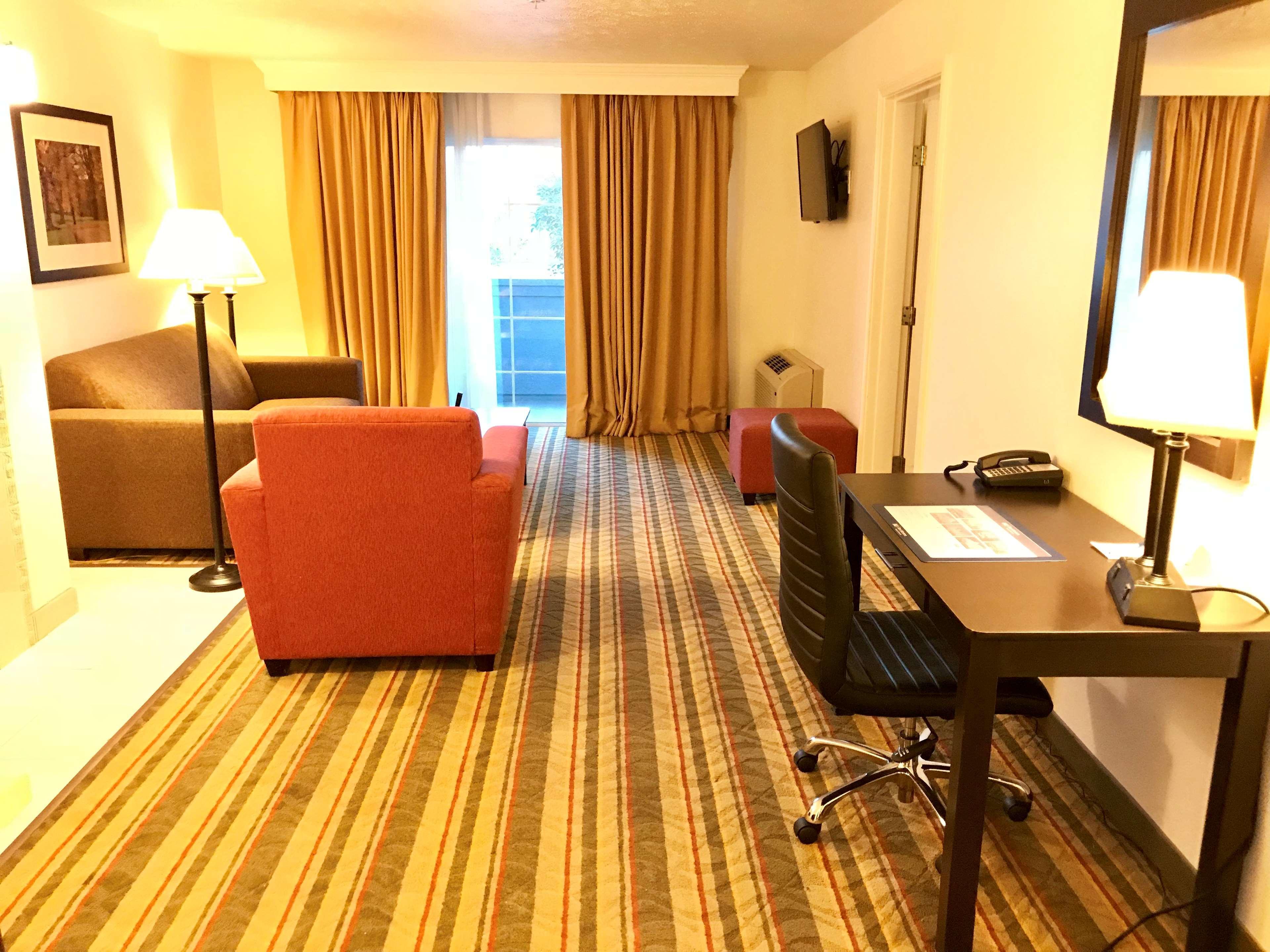 Best Western Plus Moose Jaw Ngoại thất bức ảnh